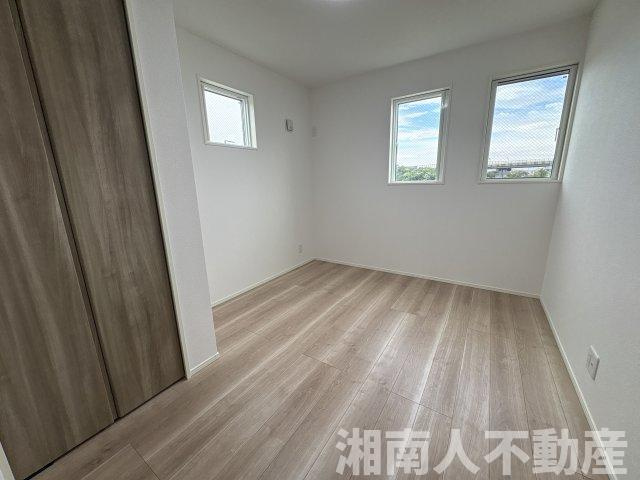 茅ヶ崎市中島　新築戸建の洋室|明るい洋室です