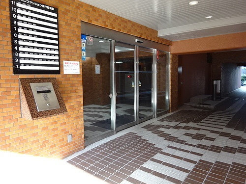 ライオンズマンション神戸西橘通のエントランス|オートロック