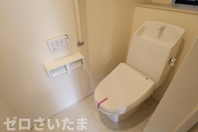 《仲介手数料無料》上尾市二ツ宮1078-2新築一戸建てハートフルタウンのトイレ