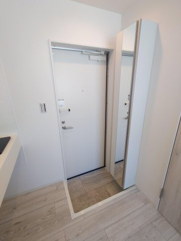 フィオーレ西日暮里Aの玄関