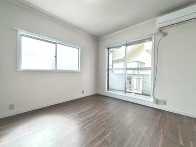 【居間・リビング】 | ストークハイツクサノ | 使いやすい居間です