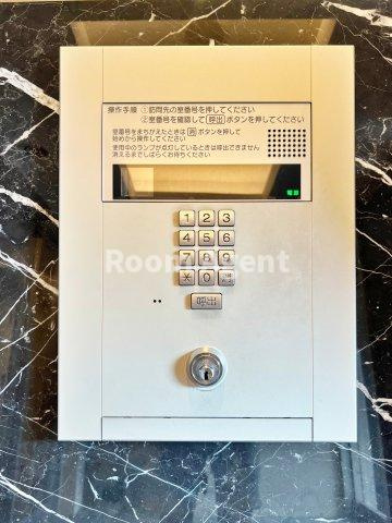 プレサンス名古屋グロウのエントランス