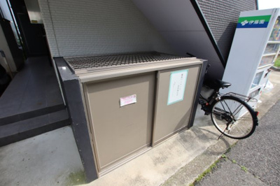 【その他共用部分】 | AVENIR | 敷地内ゴミ捨場