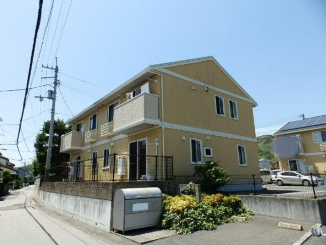 シャンボール B棟の外観