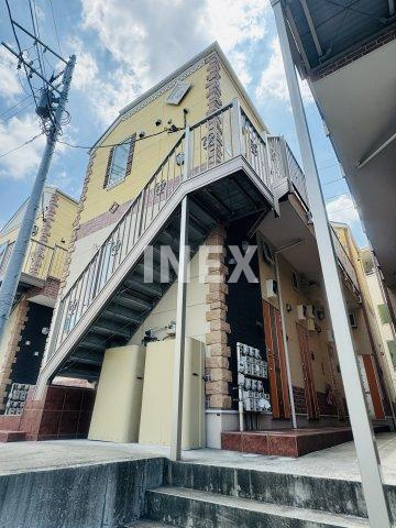 横浜市港南区港南６丁目のアパートの外観