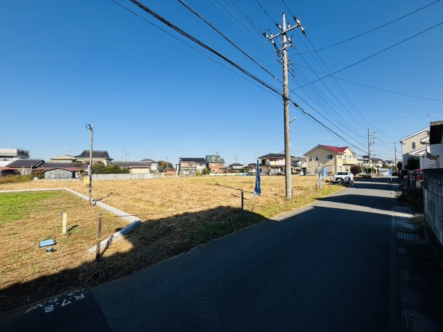 敷地面積　約80坪　売地　川越市笠幡の前面道路含む現地写真|現地（2025年11月）撮影