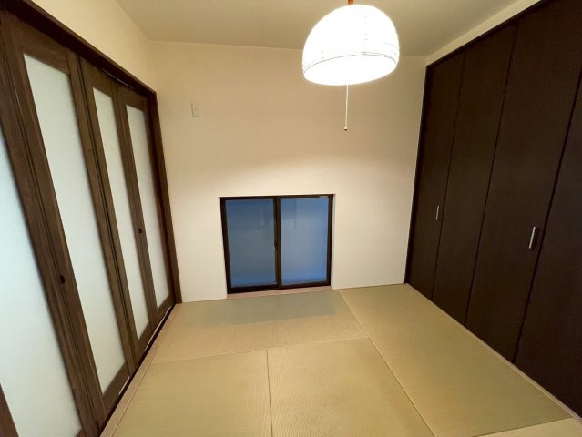 地下鉄東西線＆ＪＲ奈良線「六地蔵」駅徒歩８分◆収納スペース充実◆並列駐車２台可◆宇治市木幡御園の和室|和室