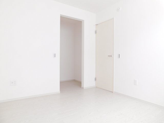 名古屋市中川区丸米町１丁目の新築一戸建の洋室|◇洋室◇　　明るい洋室５．２帖　ウォークインクローゼット完備！