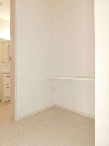 名古屋市中川区丸米町１丁目の新築一戸建のその他|◇ＤＥＮ◇　　カウンター付きで家事やワークスペースなど多用途に利用できます♪