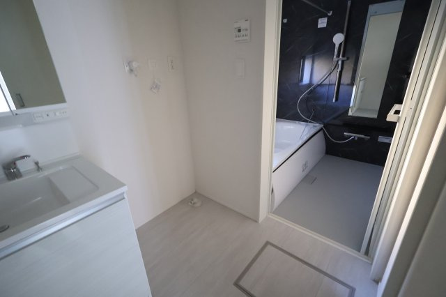 《仲介手数料無料》上尾市大字上650-5(全1戸)新築一戸建てグラファーレのランドリースペース