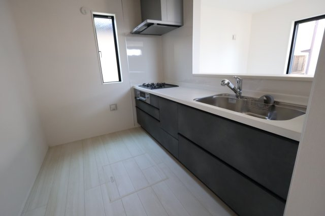 《仲介手数料無料》上尾市大字上650-5(全1戸)新築一戸建てグラファーレのキッチン