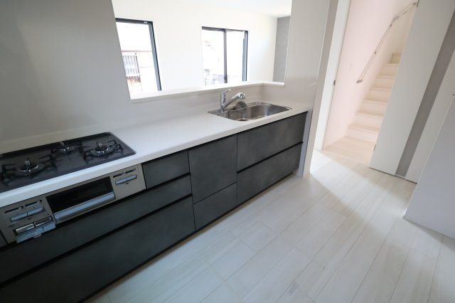 《仲介手数料無料》上尾市大字上650-5(全1戸)新築一戸建てグラファーレのキッチン