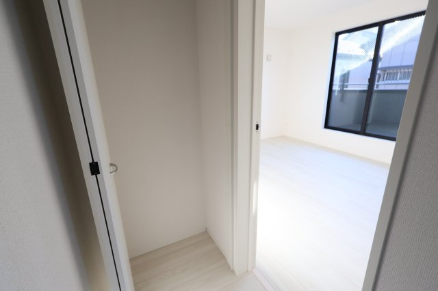 《仲介手数料無料》上尾市大字上650-5(全1戸)新築一戸建てグラファーレの収納