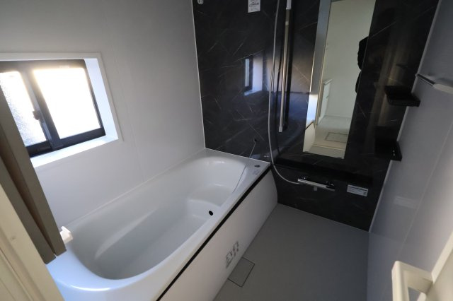 《仲介手数料無料》上尾市大字上650-5(全1戸)新築一戸建てグラファーレの浴室