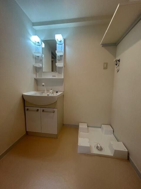 ルミエール蓮根の洗面所