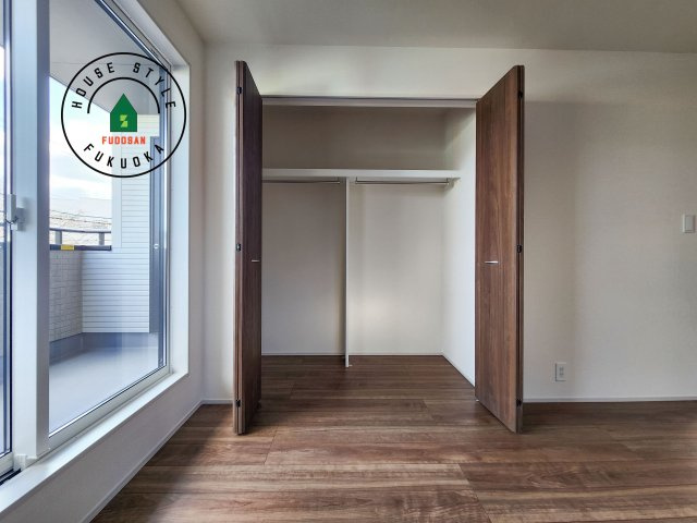 糟屋郡志免町王子2丁目第1-8棟（3号棟）の内観：施工例|洋服や大きな荷物が多い方や人数の多いご家族などは、一般的なクローゼットよりもウォークインクローゼットのほうが使い勝手が良いです。