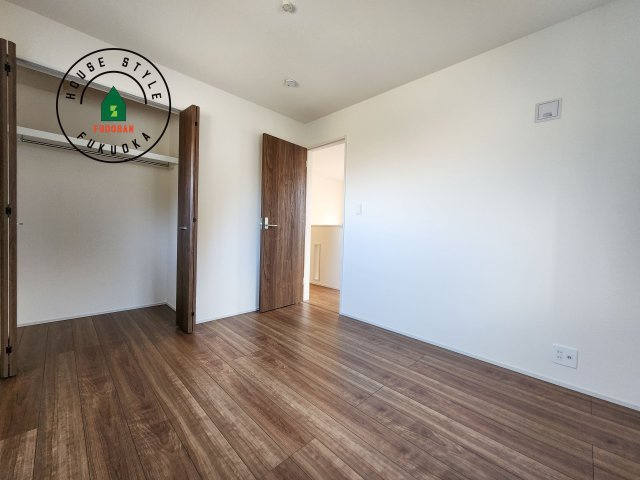 糟屋郡志免町王子2丁目第1-8棟（3号棟）の内観：施工例|採光良好な洋室は全居室、複層ガラスの遮熱効果と断熱効果で、一年中快適に過ごせます。