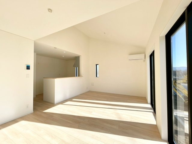 東御市常田第２の居間・リビング