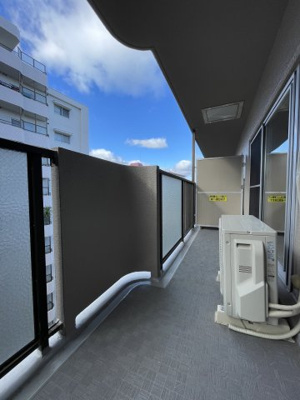 【バルコニー】 | 大津スカイハイツ | 朝の澄んだ空気や、夕方に吹く清々しい風を感じられるバルコニー。