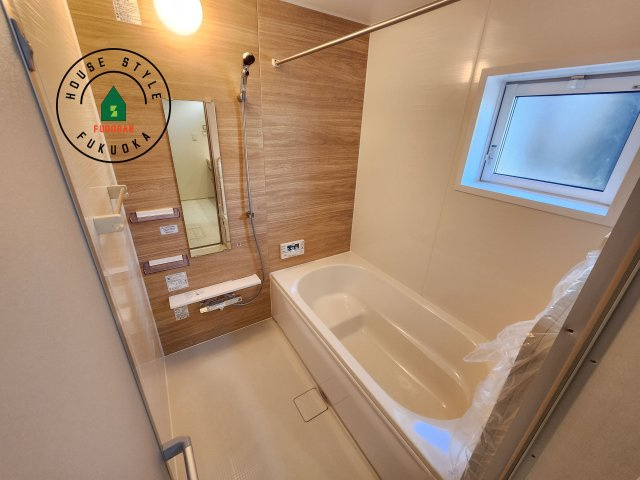 糟屋郡志免町王子2丁目第1-8棟（4号棟）の内観：施工例|1日の疲れを癒してくれる広々バスルーム。雨の日のお洗濯にも大活躍な浴室乾燥機付です！