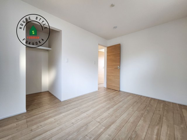 糟屋郡志免町王子2丁目第1-8棟（4号棟）の内観：施工例|穏やかな光が差し込む室内には、穏やかな時間が流れます。