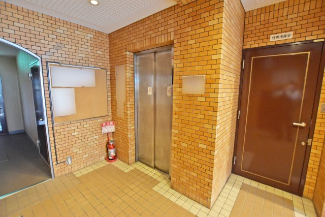 グラン・ドムール尼崎のその他|エレベーター付きで忙しい朝も少しゆとりが生まれます。
