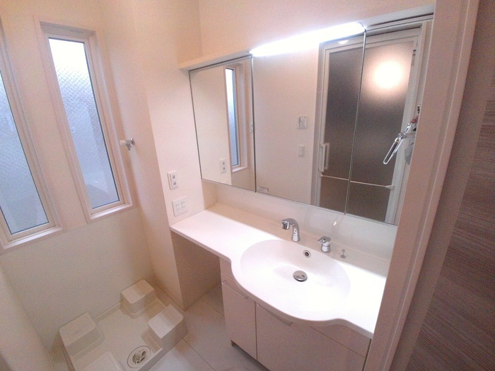 ラフィーネの洗面所|脱衣スペースもあります