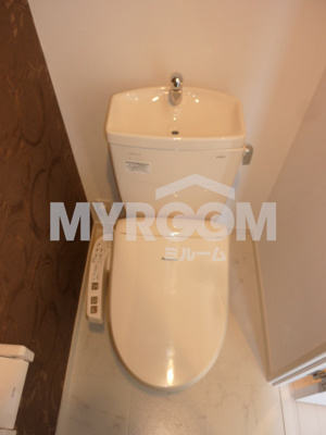 【トイレ】 | フラット芦花公園 | 温水洗浄機能付トイレ☆