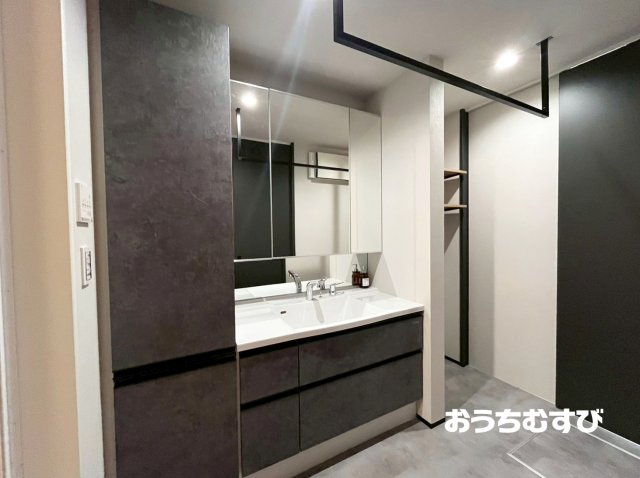 名東区本郷1丁目(残1棟)1号棟の独立洗面台