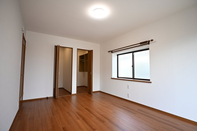 若草台戸建の洋室