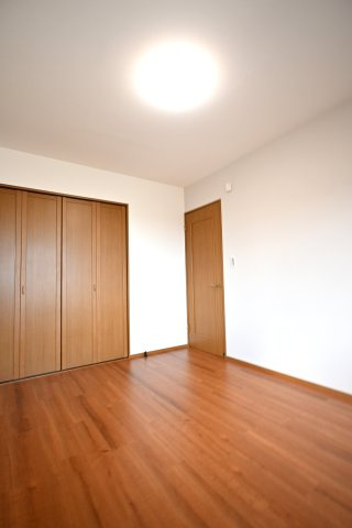 若草台戸建の洋室