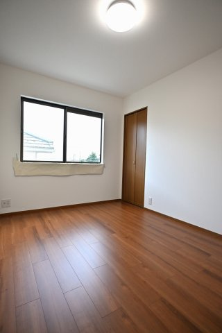 若草台戸建の洋室