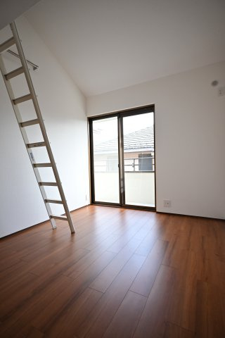 若草台戸建の洋室