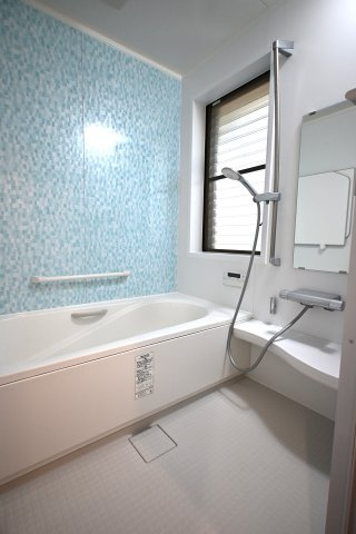 若草台戸建の浴室