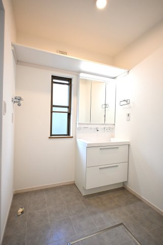 若草台戸建の独立洗面台