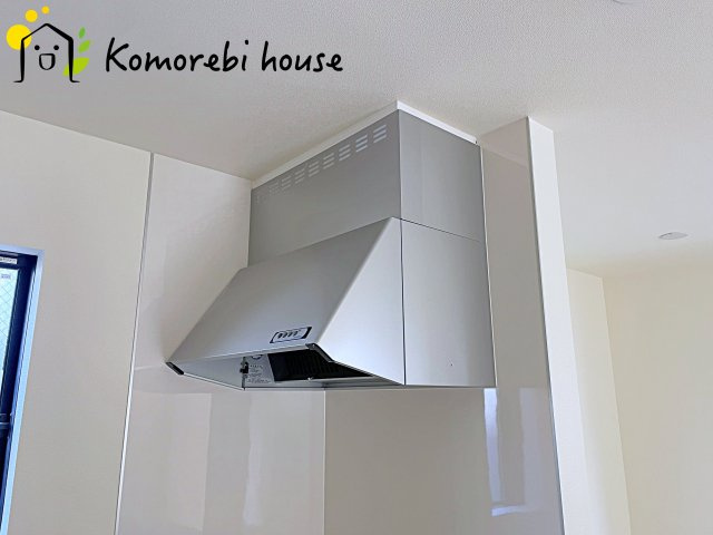 さいたま市西区指扇235番　新築一戸建て　ハートフルタウン　Aのキッチン|コンパクトなキッチンで掃除もラクラク