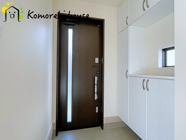 さいたま市西区指扇235番　新築一戸建て　ハートフルタウン　Aの玄関|きれいな玄関です