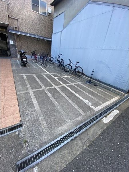 クィーンライフ勝山北