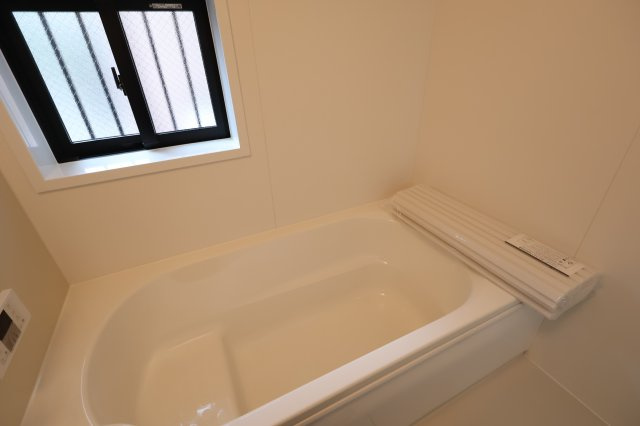 《仲介手数料無料》桜区大字白鍬25-6(全1戸)新築一戸建てハートフルタウンの浴室