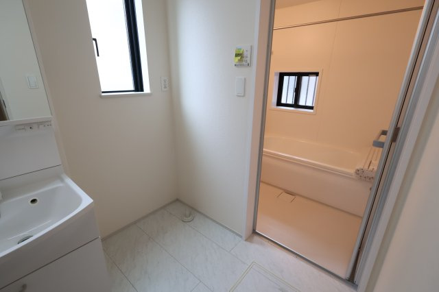 《仲介手数料無料》桜区大字白鍬25-6(全1戸)新築一戸建てハートフルタウンのランドリースペース