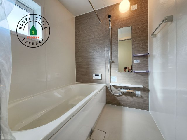 糟屋郡志免町王子2丁目第1-8棟（5号棟）の内観：施工例|1日の疲れを癒してくれる広々バスルーム。雨の日のお洗濯にも大活躍な浴室乾燥機付です！