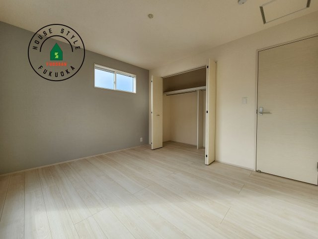 糟屋郡志免町王子2丁目第1-8棟（5号棟）の内観：施工例|主寝室には収納力に優れたクローゼットがありますので、お部屋もすっきり片付きます。