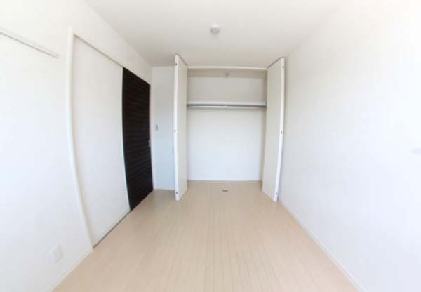 和泉市上代町のアパートの収納|広々とした洋室です
