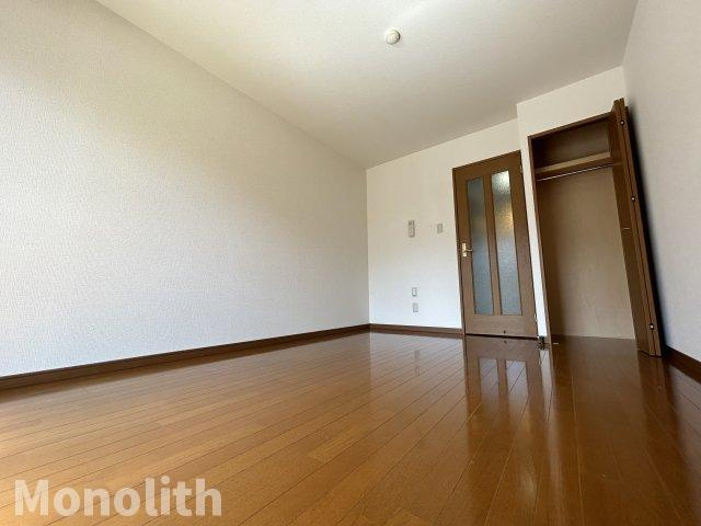 グリシーナコートの洋室