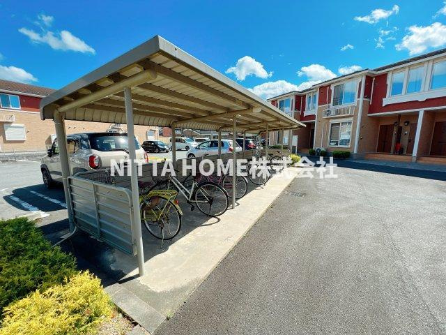 サンリットタウン日高Ⅰのその他共用部分|屋根付きの駐輪場は無料です★