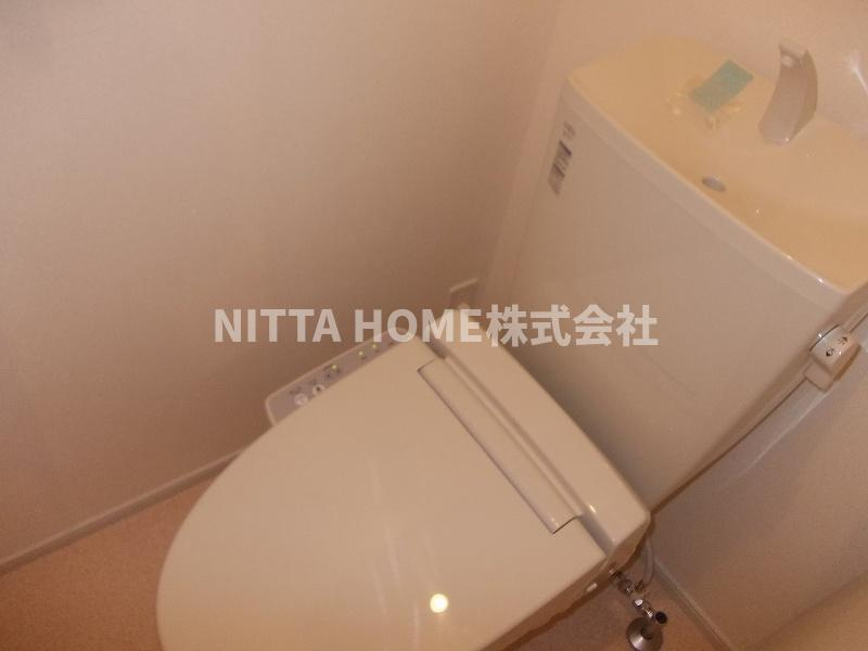 サンリットタウン日高Ⅰのトイレ|温水洗浄便座のトイレです＊