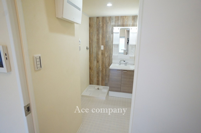 【ランドリースペース】 | コスモハイツ小阪 | 洗面台新調☆室内洗濯機置き場完備です☆