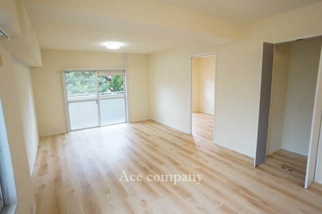 【居間・リビング】の画像