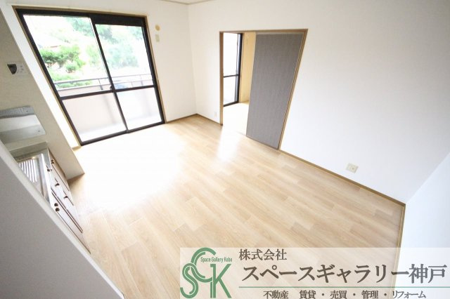 セピアコートの居間・リビング|※同物件の別のお部屋の写真です※
