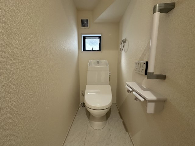 神戸市垂水区仲田2丁目新築戸建のトイレ